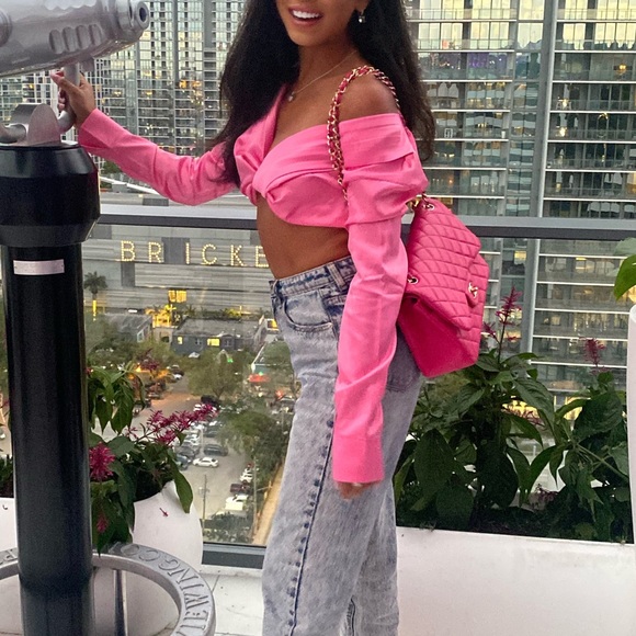 Pink off the shoulder crop top - Picture 3 of 3